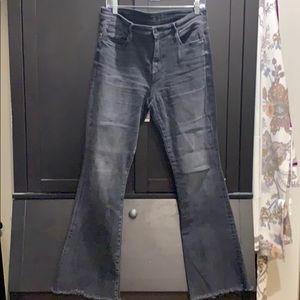 Mother weekender denim fray